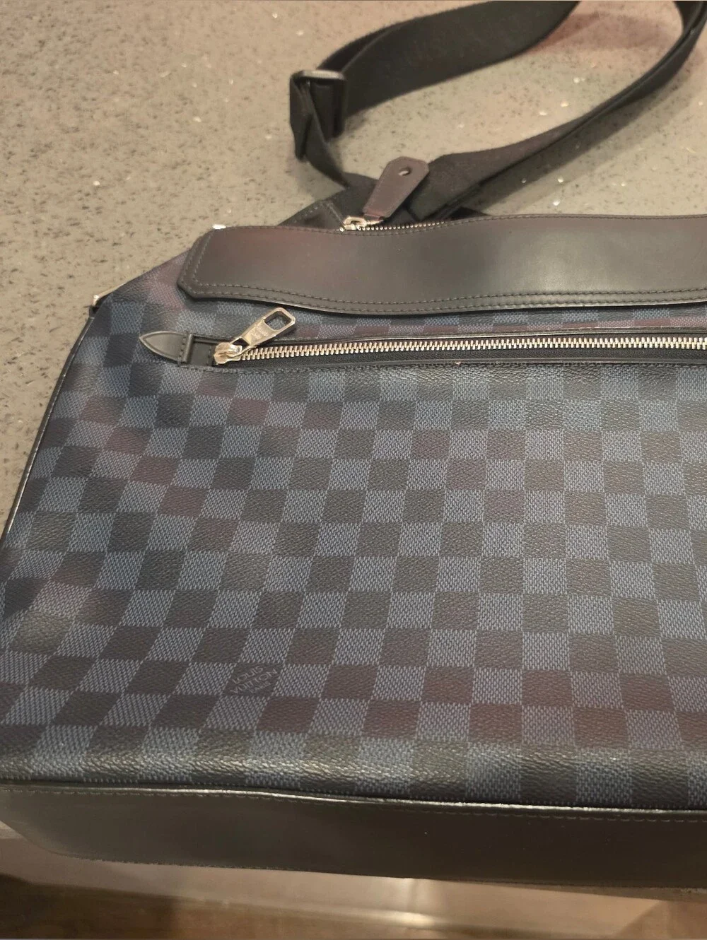Louis Vuitton Damier Cobalt Greenwich Messenger Excellent/ Mint Condition